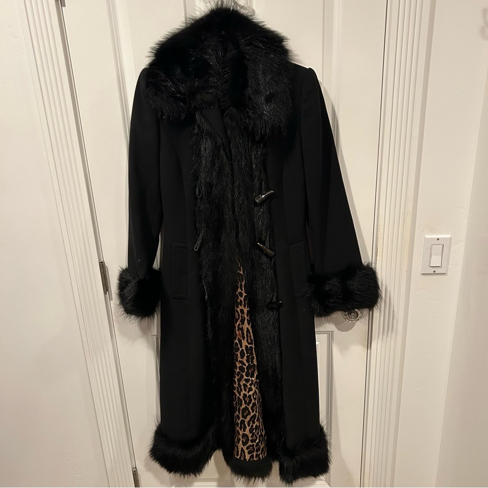 Dolce & Gabbana Vintage Black Wool Coat with Fur Trim – Made in Italy (IT 40)